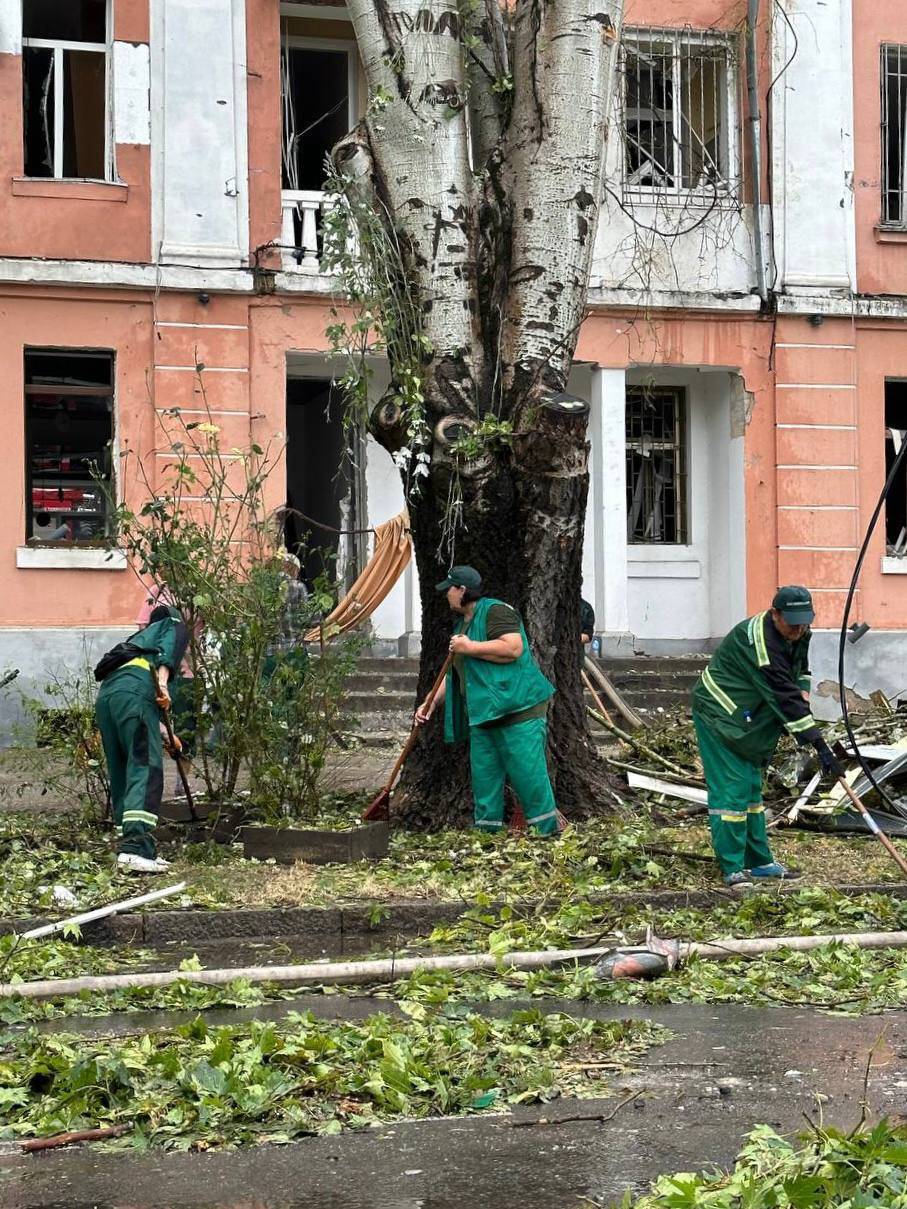 Ливень и ракетная атака: Николаев борется с последствиями стихии и обстрела